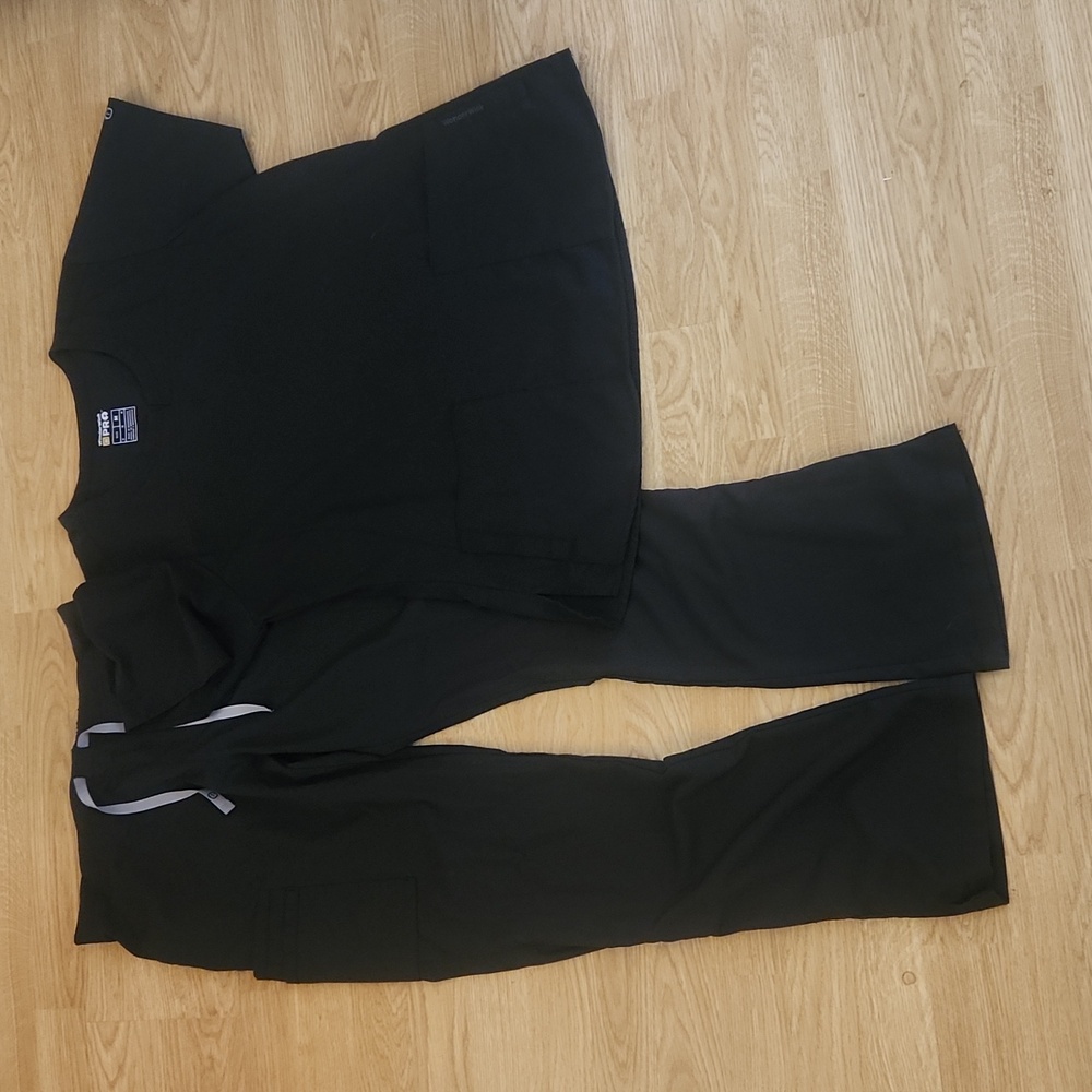 Wonderwink size M scrubs